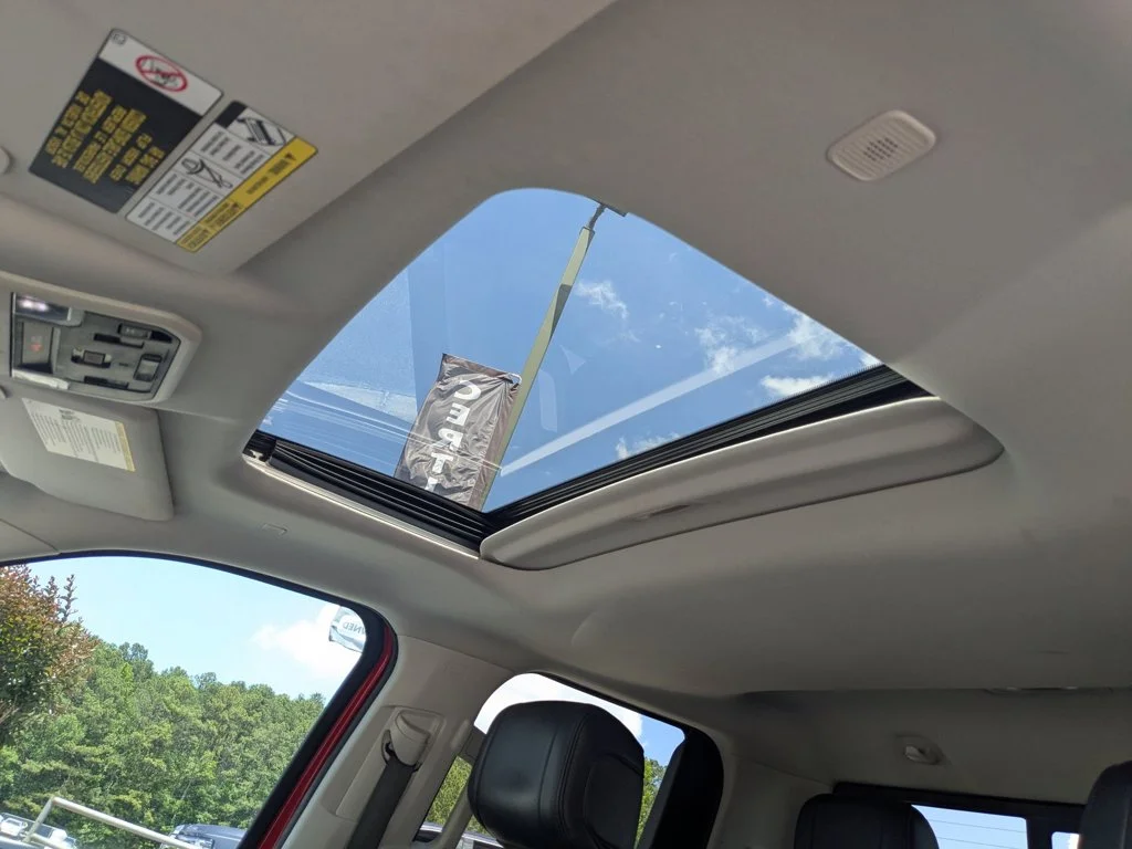 Used 2022  Toyota Limited image 24
