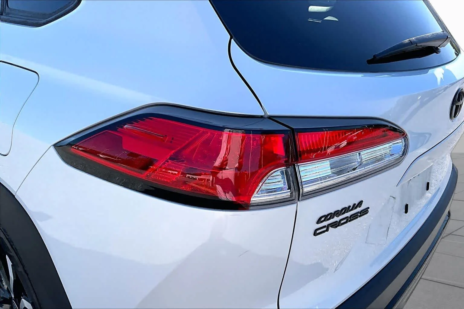 Used 2024 Wind Chill Pearl Toyota Hybrid SE image 26