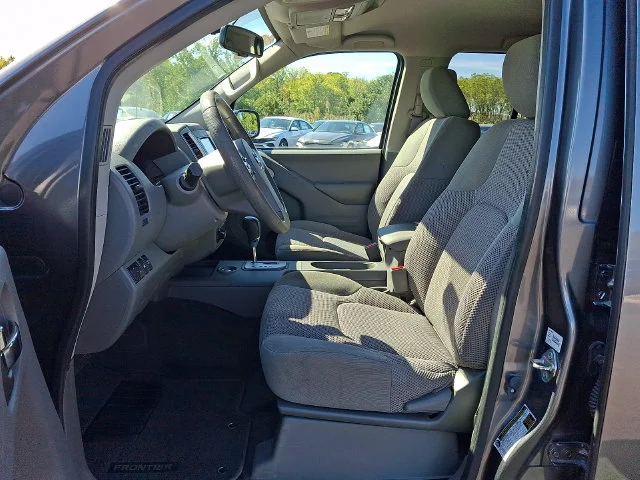 Used 2020 Gray Nissan SV image 13