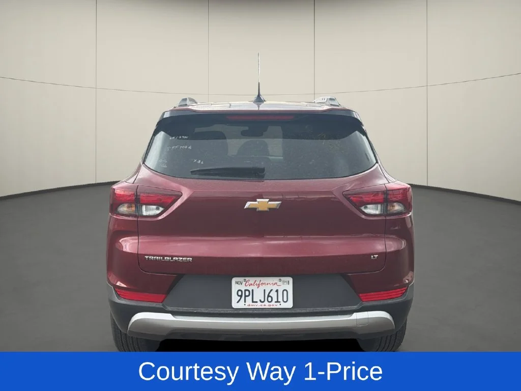 Used 2025 Red Chevrolet LT image 8