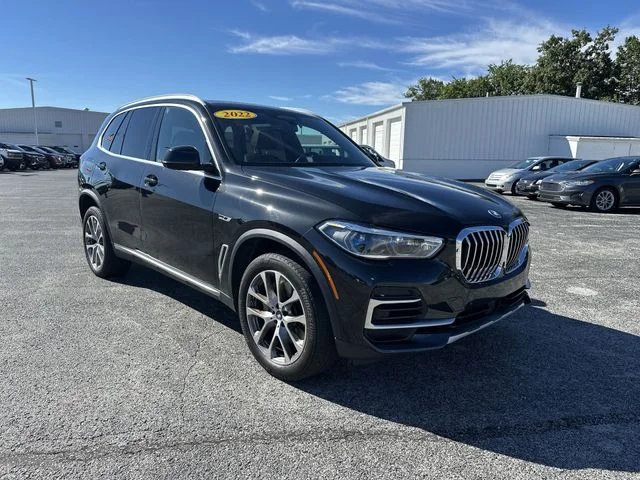Used 2022 Black BMW xDrive45e image 11