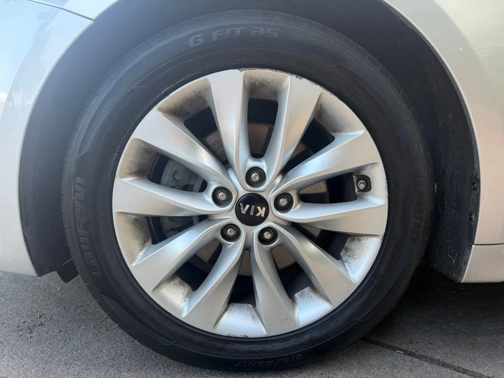 Used 2018 Sparkling Silver Kia EX image 10