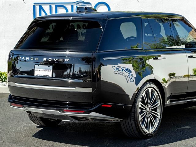 Certified Used 2025 Santorini Black Metallic Land Rover SE image 7