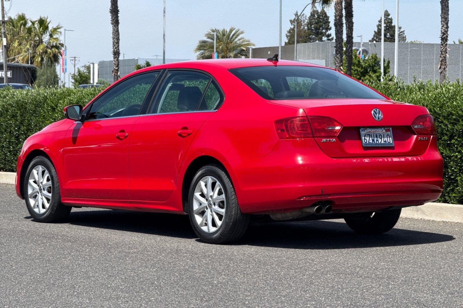 Used 2013 Tornado Red Volkswagen SE w/Convenience image 5