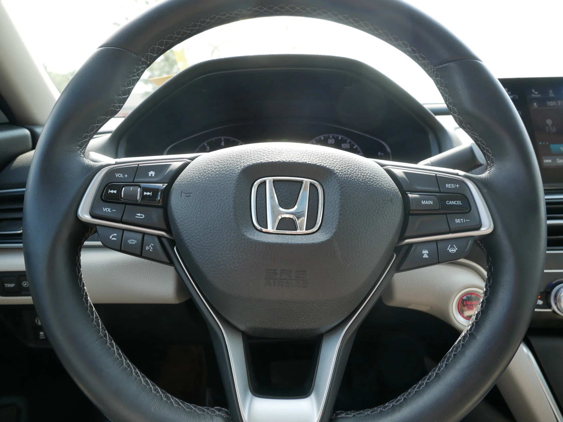Used 2019 Champagne Frost Pearl Honda EX-L 1.5T image 25