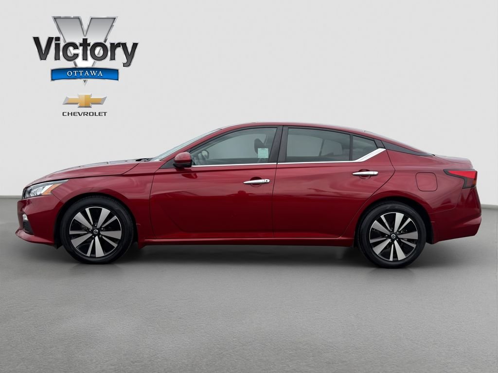 Used 2021 Red Nissan 2.5 SV image 3