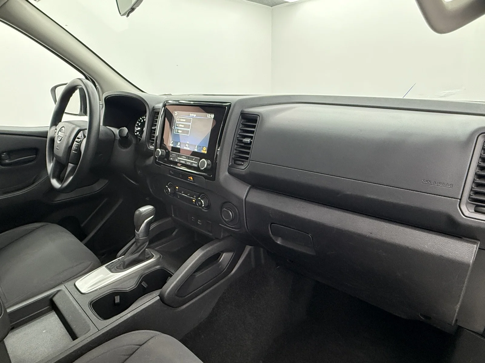 Used 2024 Glacier White Nissan S king cab 4x2 image 29