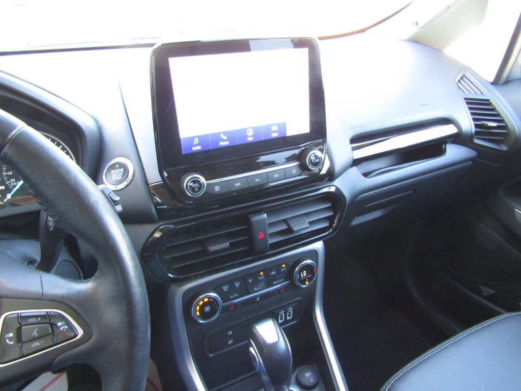 Used 2020  Ford Titanium image 25