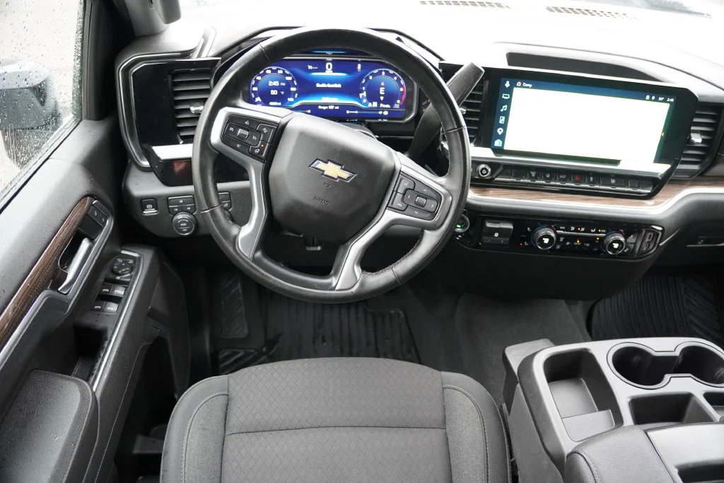 Certified Used 2025 Summit White Chevrolet LT image 20
