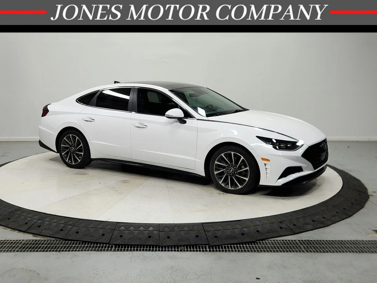 Used 2023 Serenity White Hyundai Limited image 1