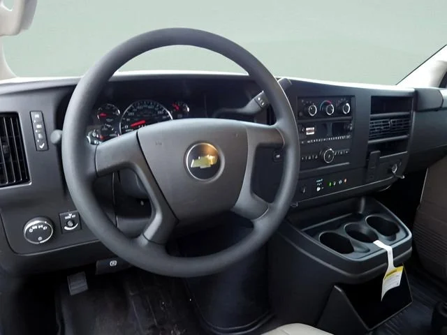 2025 Chevrolet Express Cargo Work Van - Photo 8