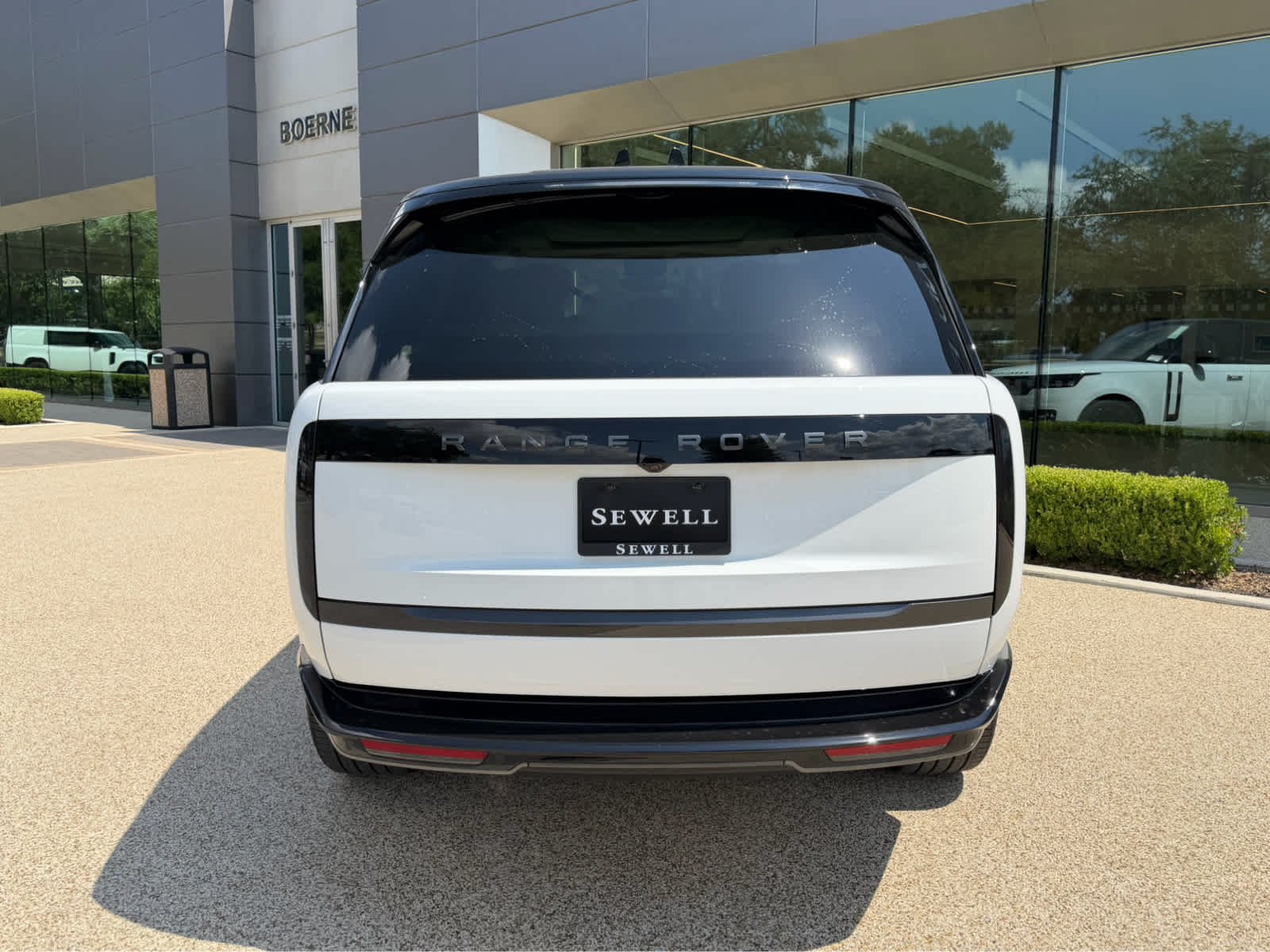 New 2026 Fuji White Land Rover SE image 5