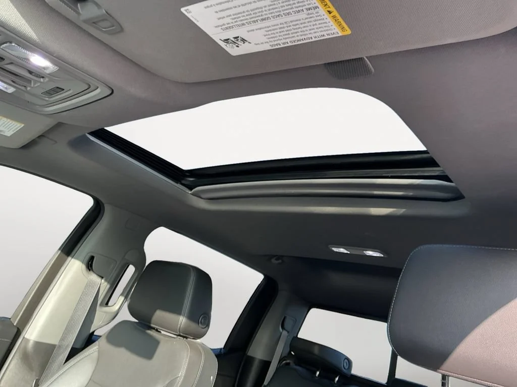 Used 2021 SUMMIT WHITE Chevrolet LTZ image 17