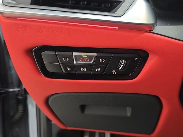 Used 2021 Brooklyn Gray Metallic BMW Competition image 25