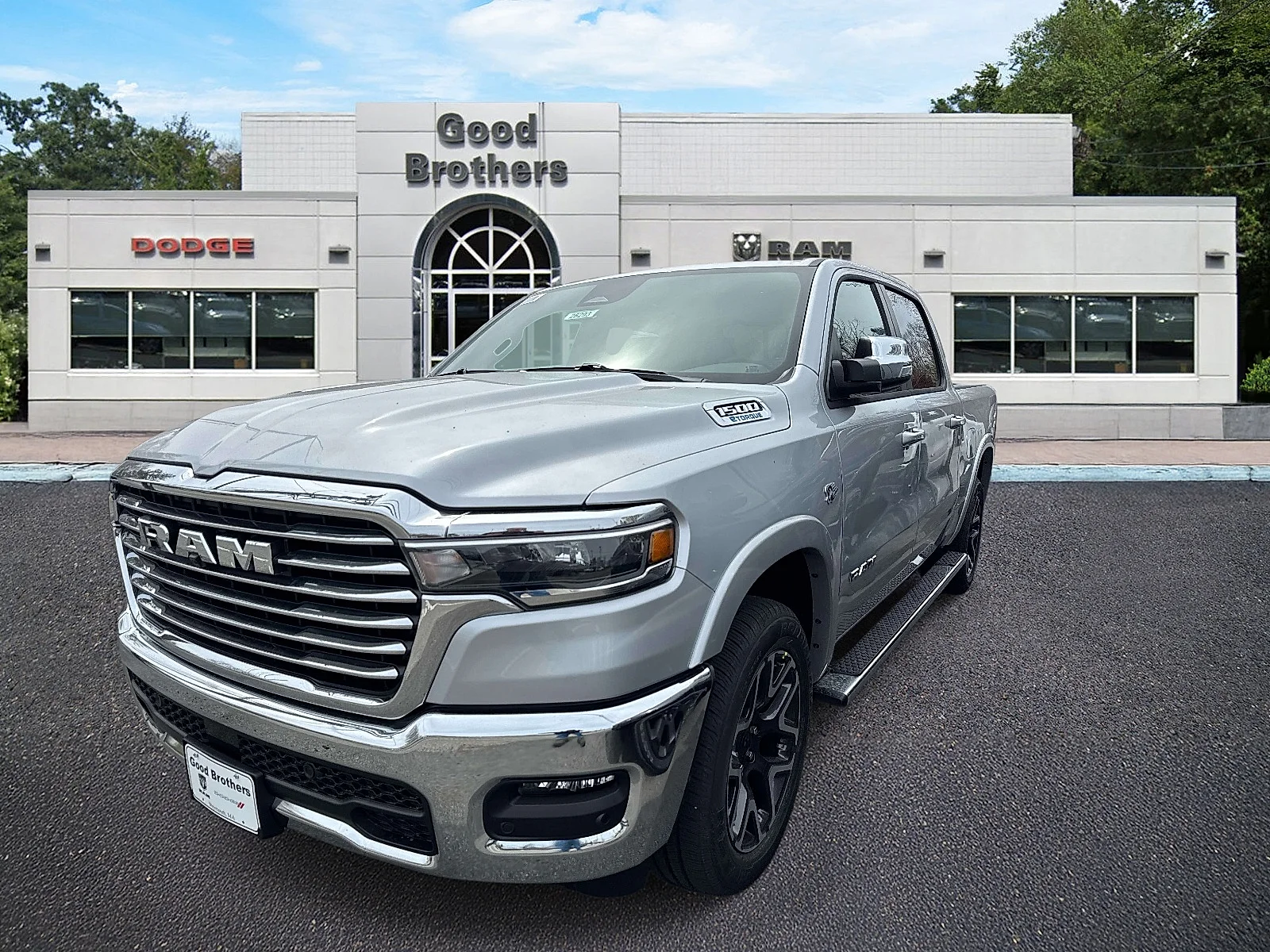 2026 RAM 1500 Laramie 4x4 Crew Cab 5'7's photo