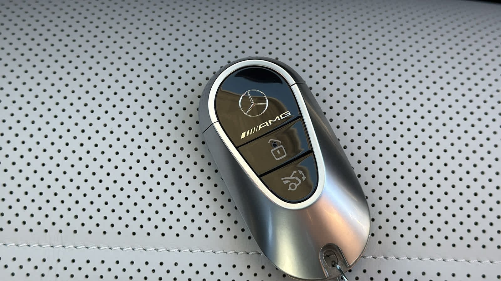 New 2026 MANUFAKTUR Moonlight White Magno Mercedes-Benz AMG® E 53 E image 37