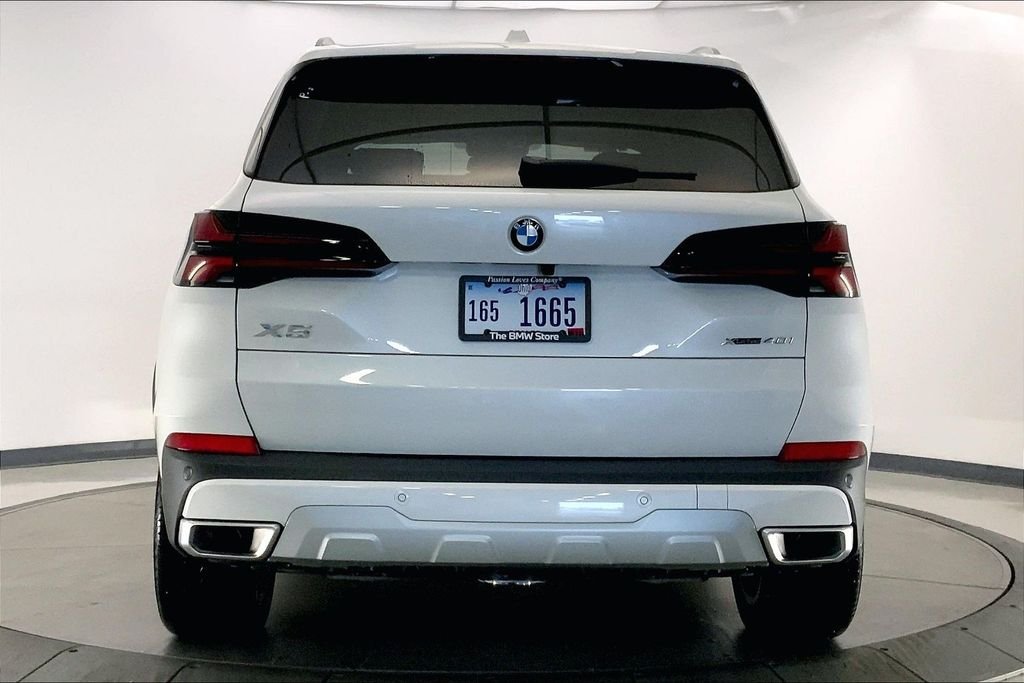 Used 2026 Mineral White Metallic BMW  image 3