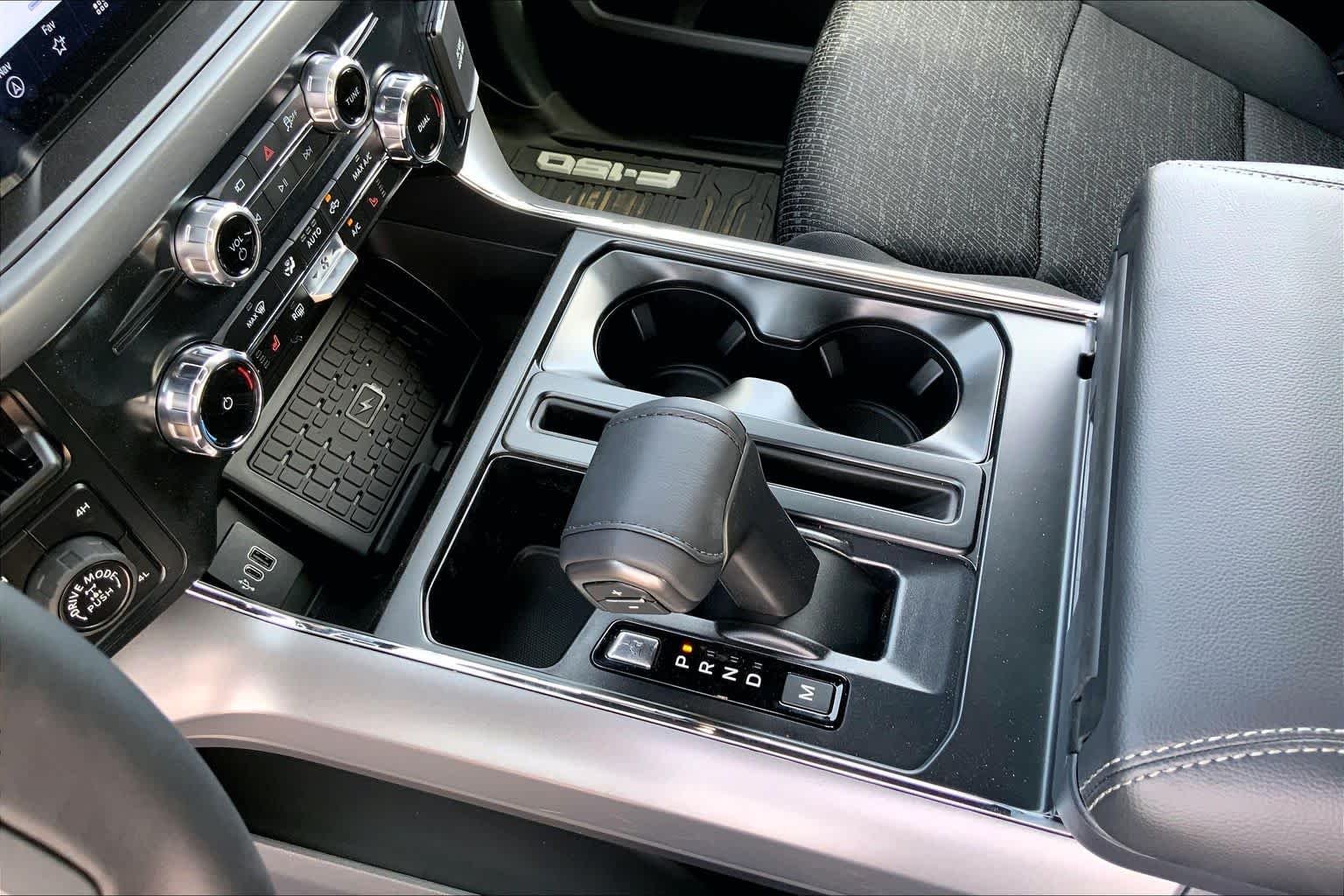 New 2026 Carbonized Gray Metallic Ford XLT image 7