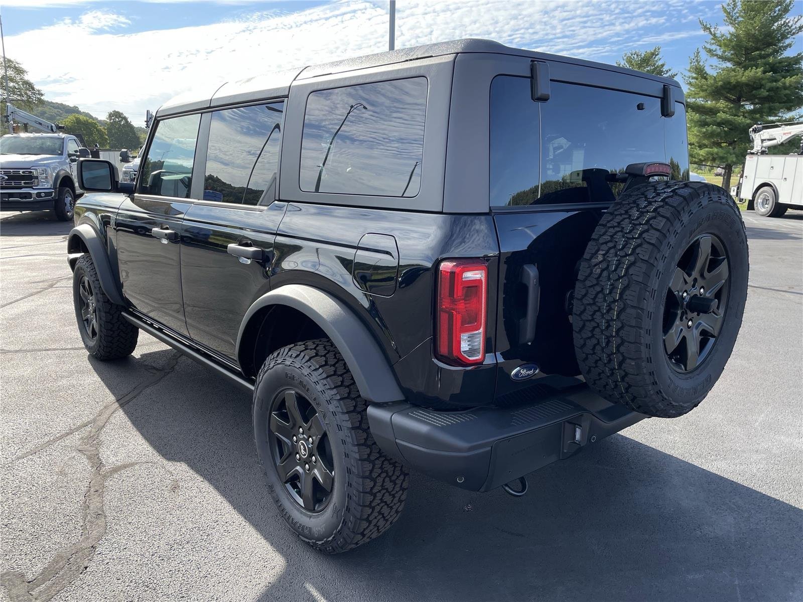 New 2025 Shadow Black Ford Big Bend® image 38