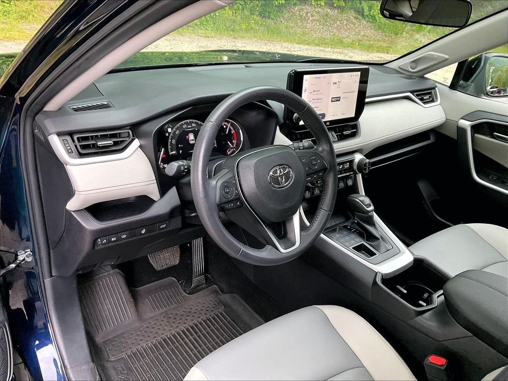 Used 2025 Blueprint Toyota XLE Premium image 8