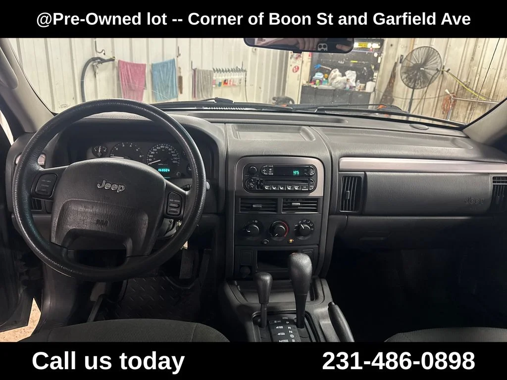 Used 2003  Jeep Laredo image 17