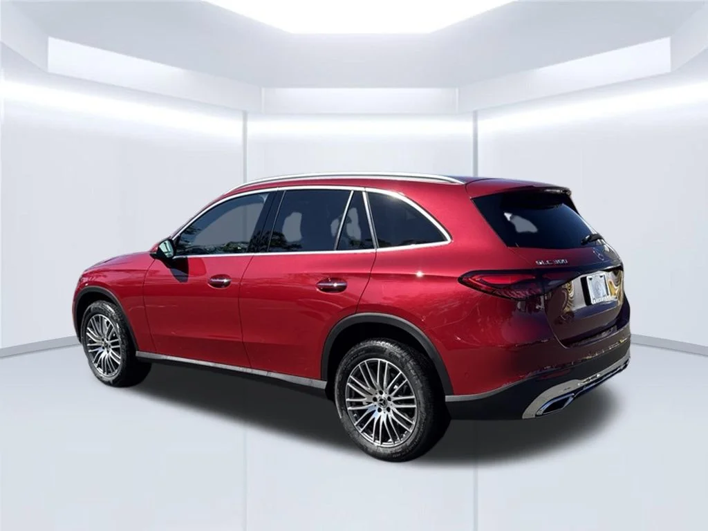 New 2027 MANUFAKTUR Patagonia Red Metallic Mercedes-Benz GLC 300 image 38