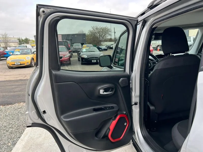 2018 Jeep Renegade Trailhawk - Photo 29