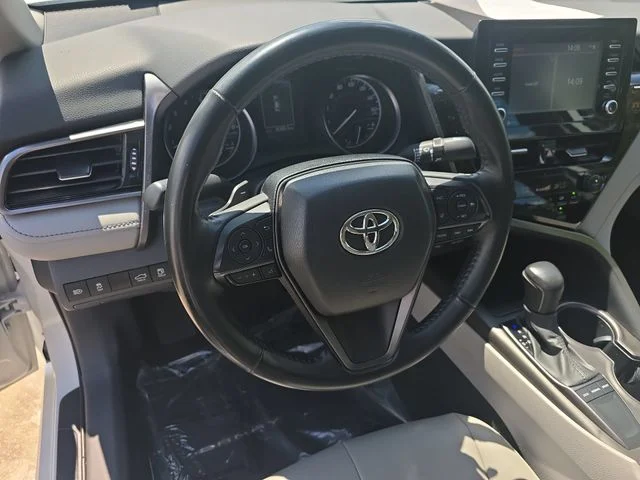 Used 2023 White Toyota SE image 16