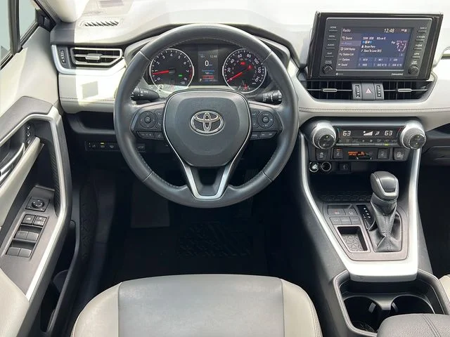 Used 2021 Gray Toyota XLE Premium image 12