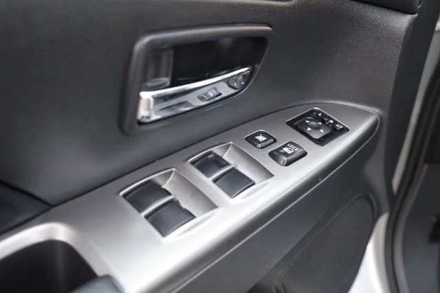 Used 2025 Silver Mitsubishi 2.0 SE image 21