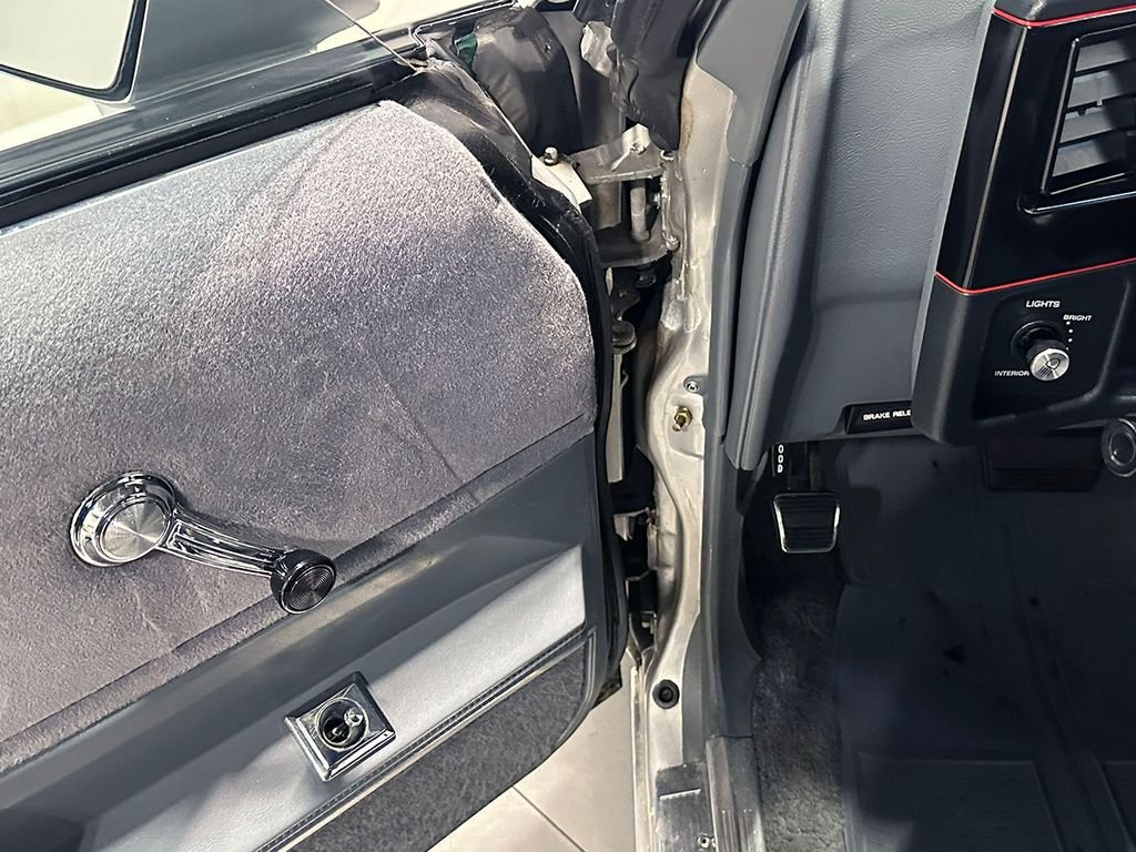Used 1987 Gray Chevrolet  image 58