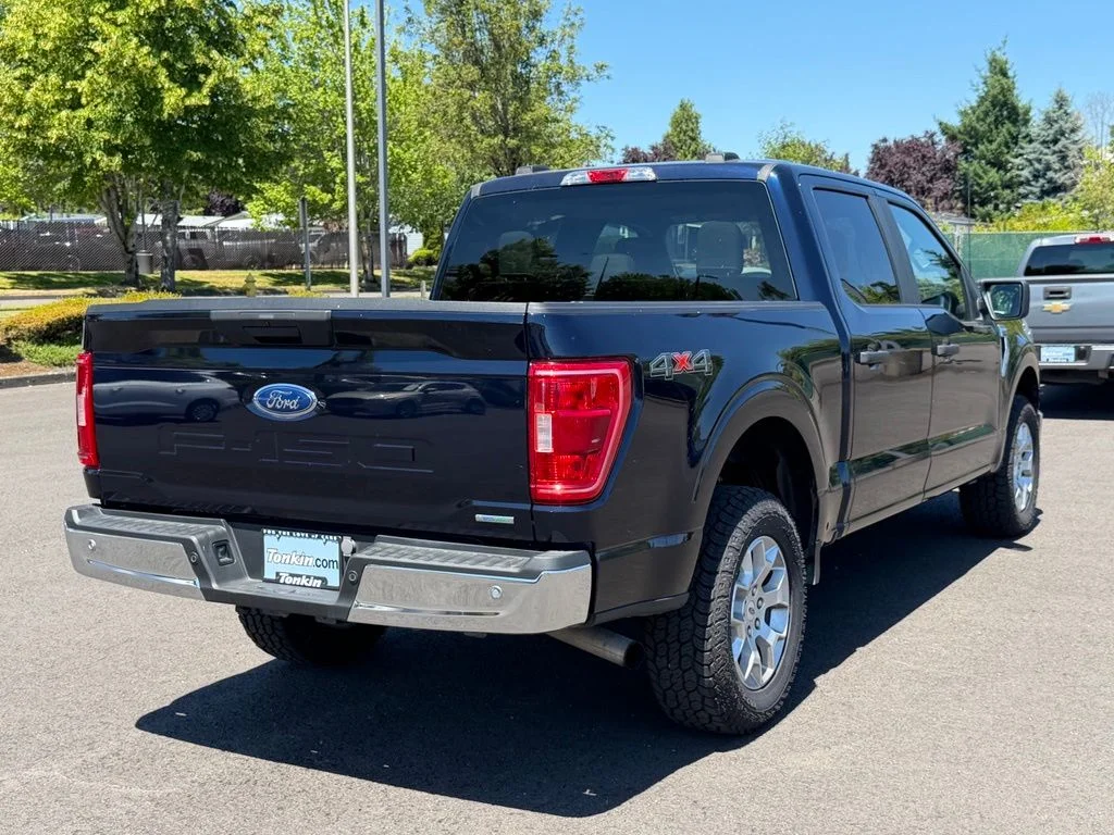Used 2023 Blue Metallic Ford XLT image 9