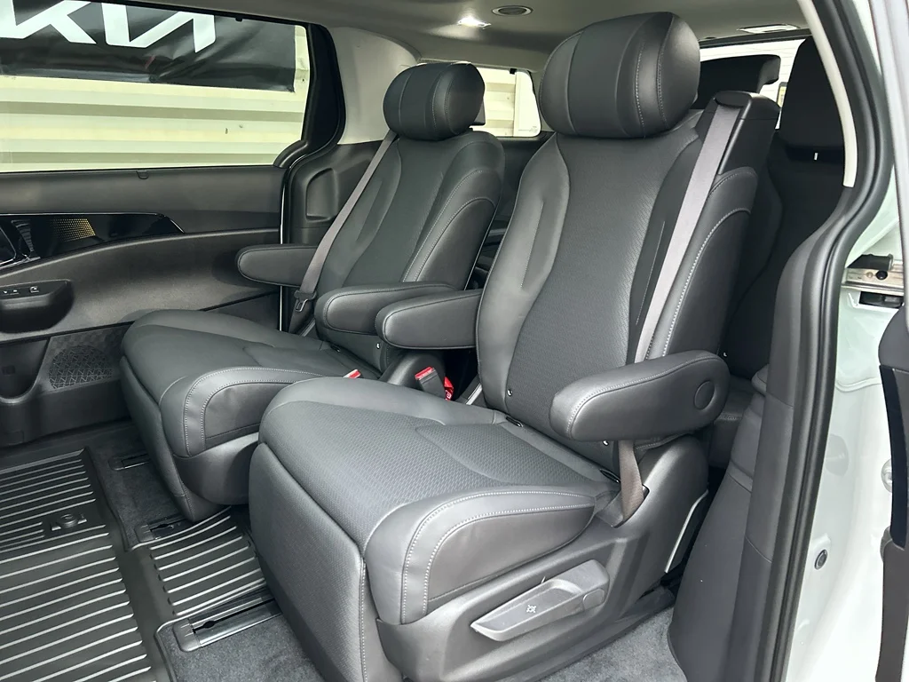 New 2026 Snow White Pearl Kia SX Prestige image 11
