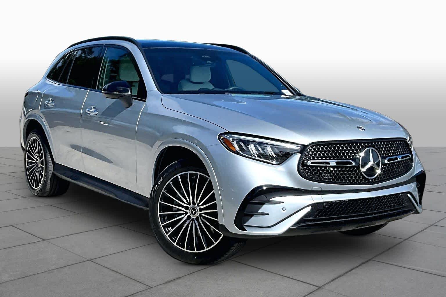 Used 2025 Cirrus Silver Metallic Mercedes-Benz GLC 300 image 3