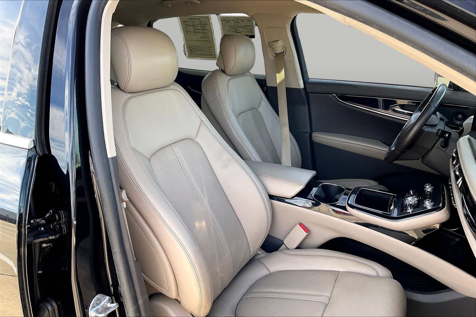 Used 2021 Infinite Black Lincoln Reserve image 9