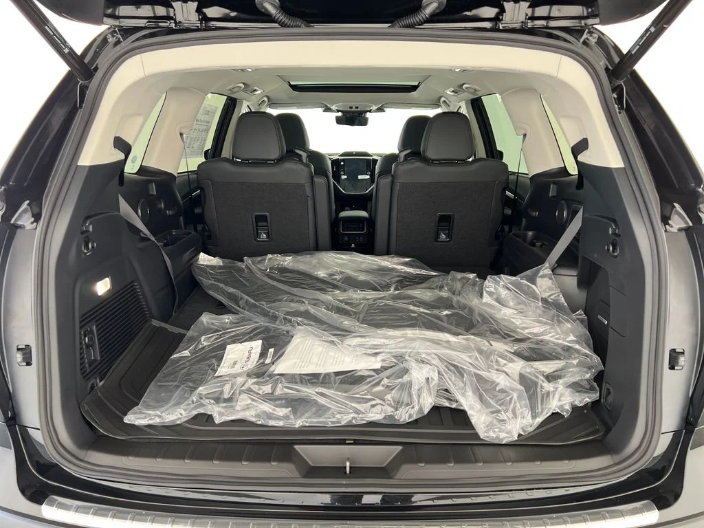 New 2026 CRYSTAL BLACK SILICA Subaru Touring 7-Passenger image 25