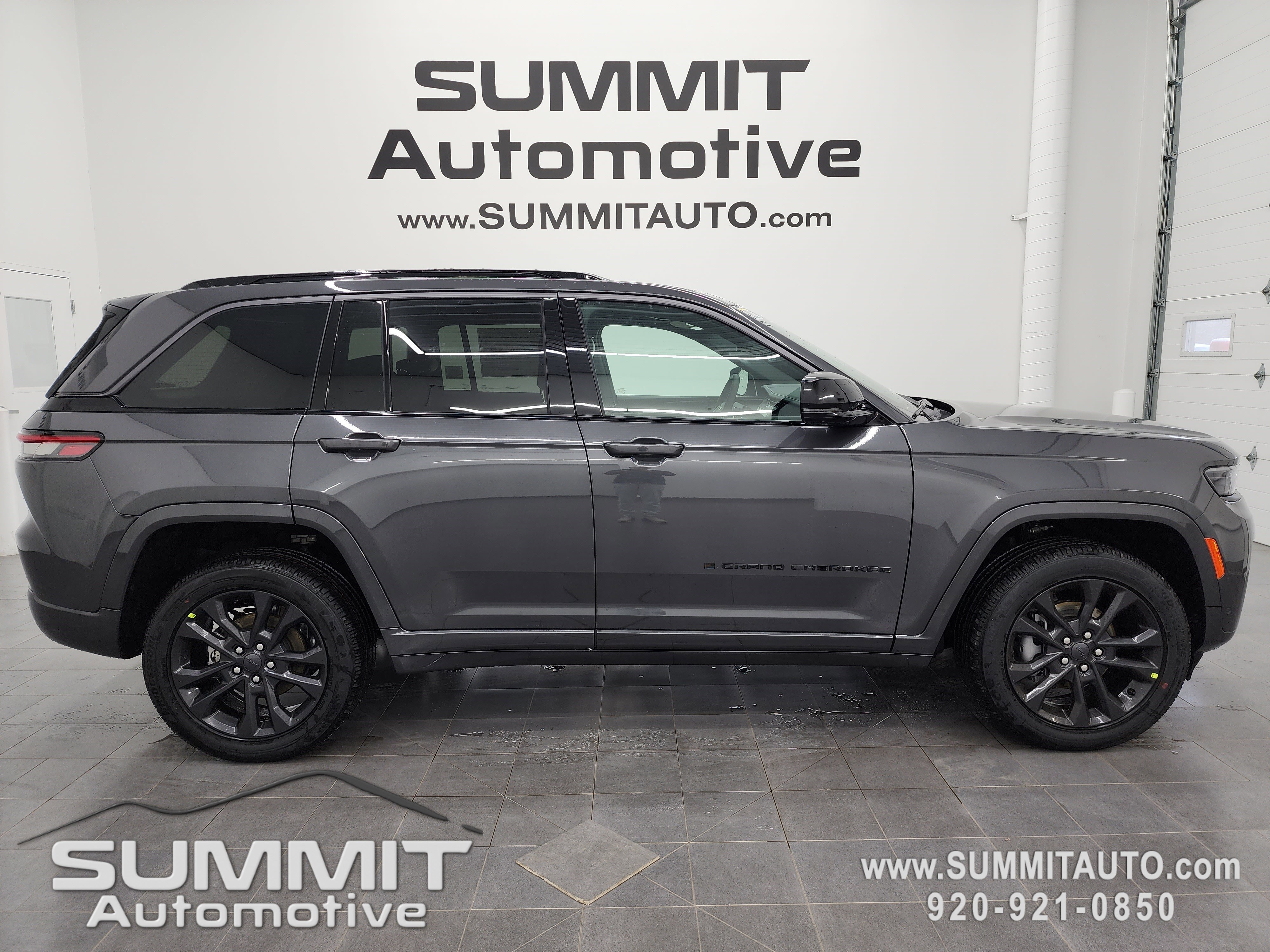 New 2026 Baltic Gray Metallic Clear-Coat Exterior Paint Jeep Limited image 1