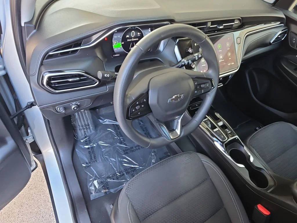 Used 2023 Silver Flare Metallic Chevrolet LT image 10