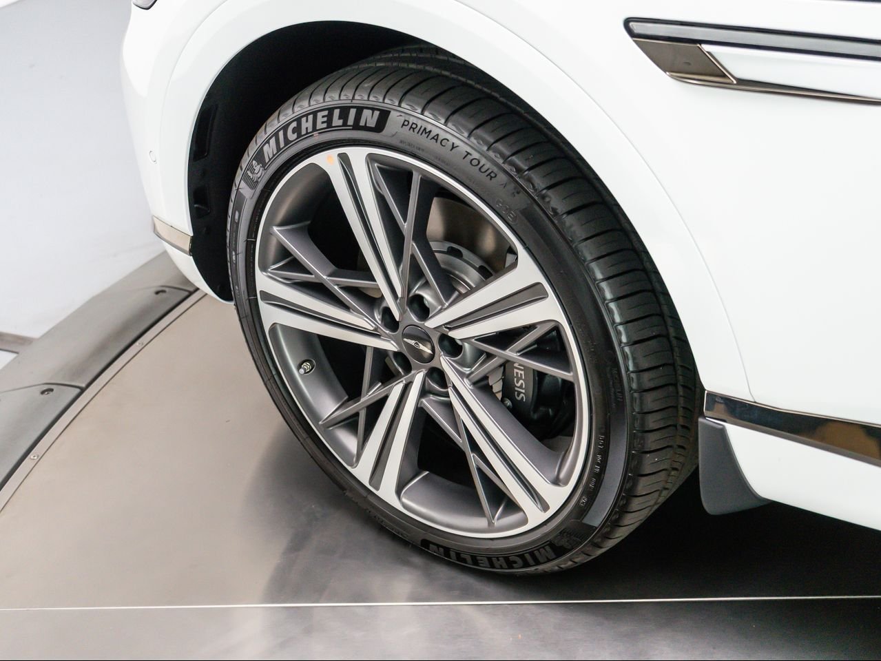 New 2026 Alta White Genesis 3.5T E-SC MHEV image 12