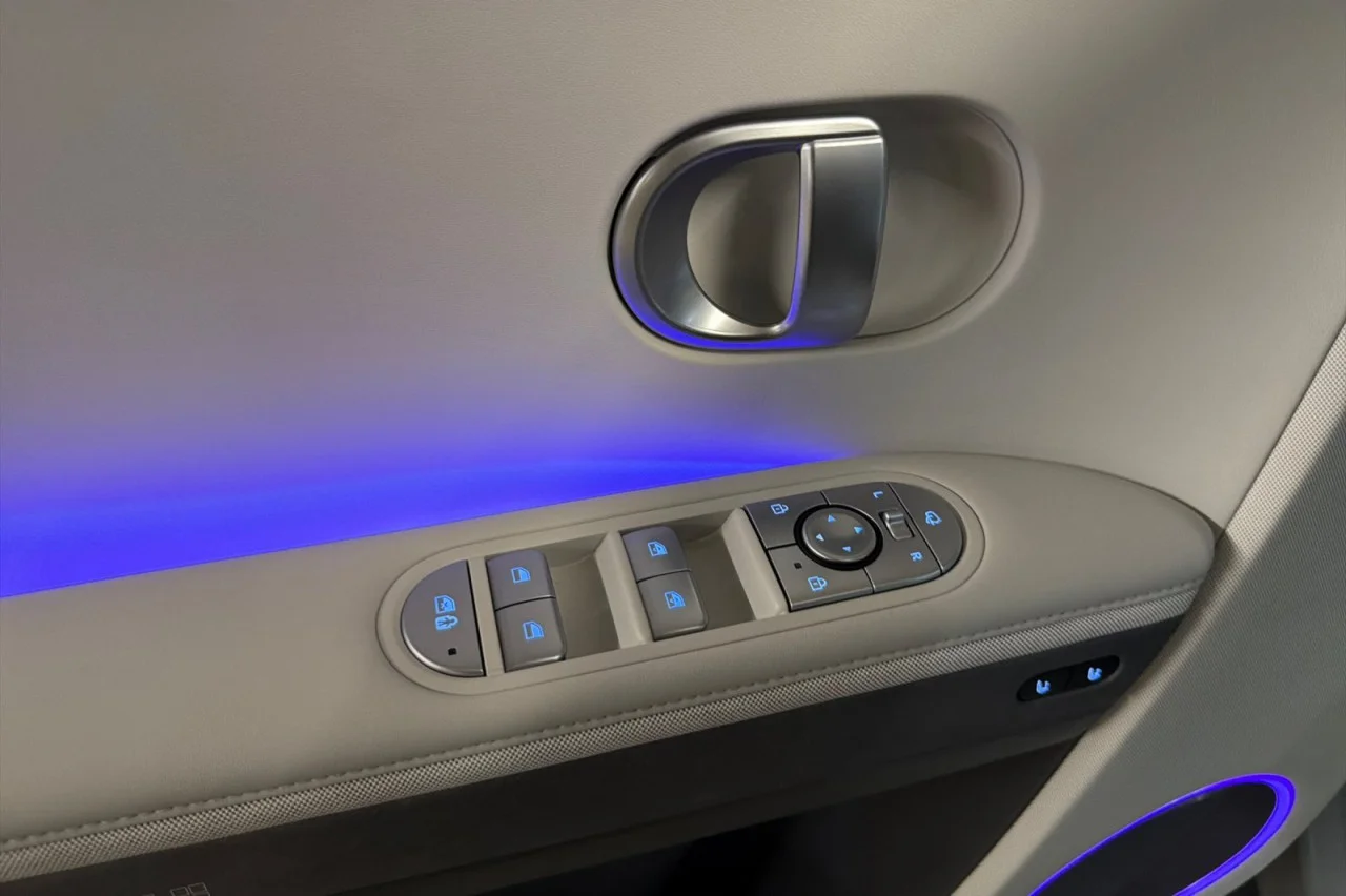 Used 2024 GRAY Hyundai Limited image 10