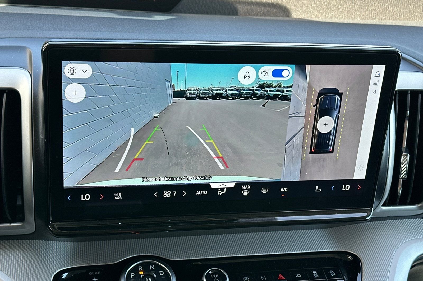 Used 2025 White Ford Active image 21