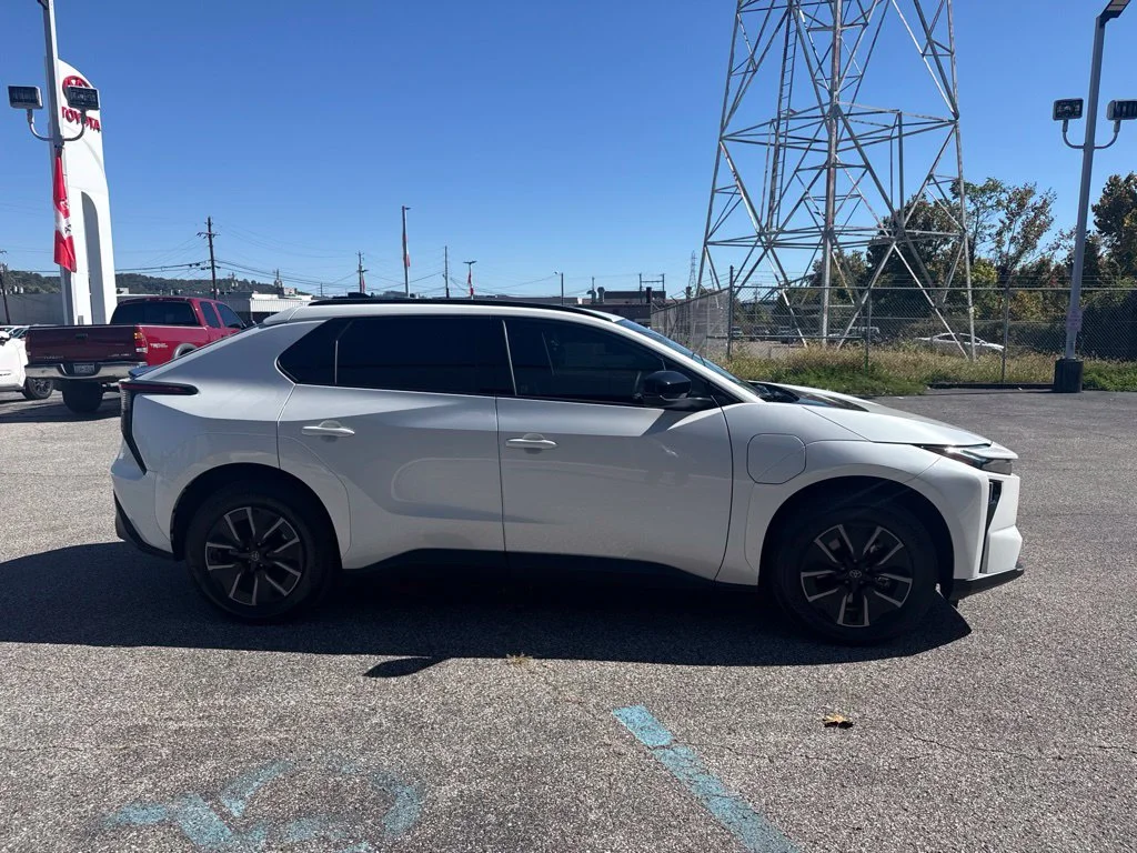 Used 2026 Beige Toyota XLE image 4