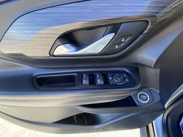 Used 2023 Sterling Metallic GMC SLE image 13