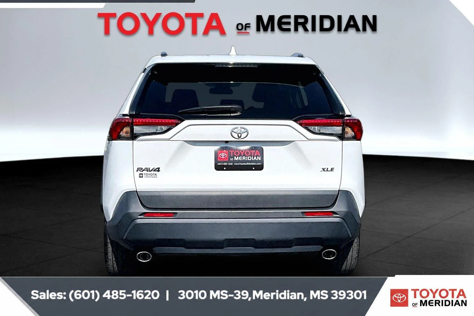 Used 2024 Ice Cap Toyota XLE image 4