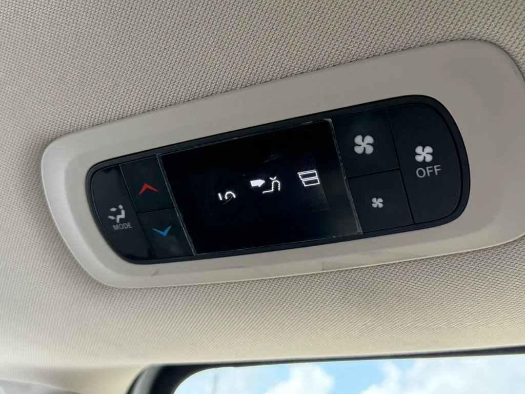 Used 2023 Bright White Clearcoat Chrysler LX image 28