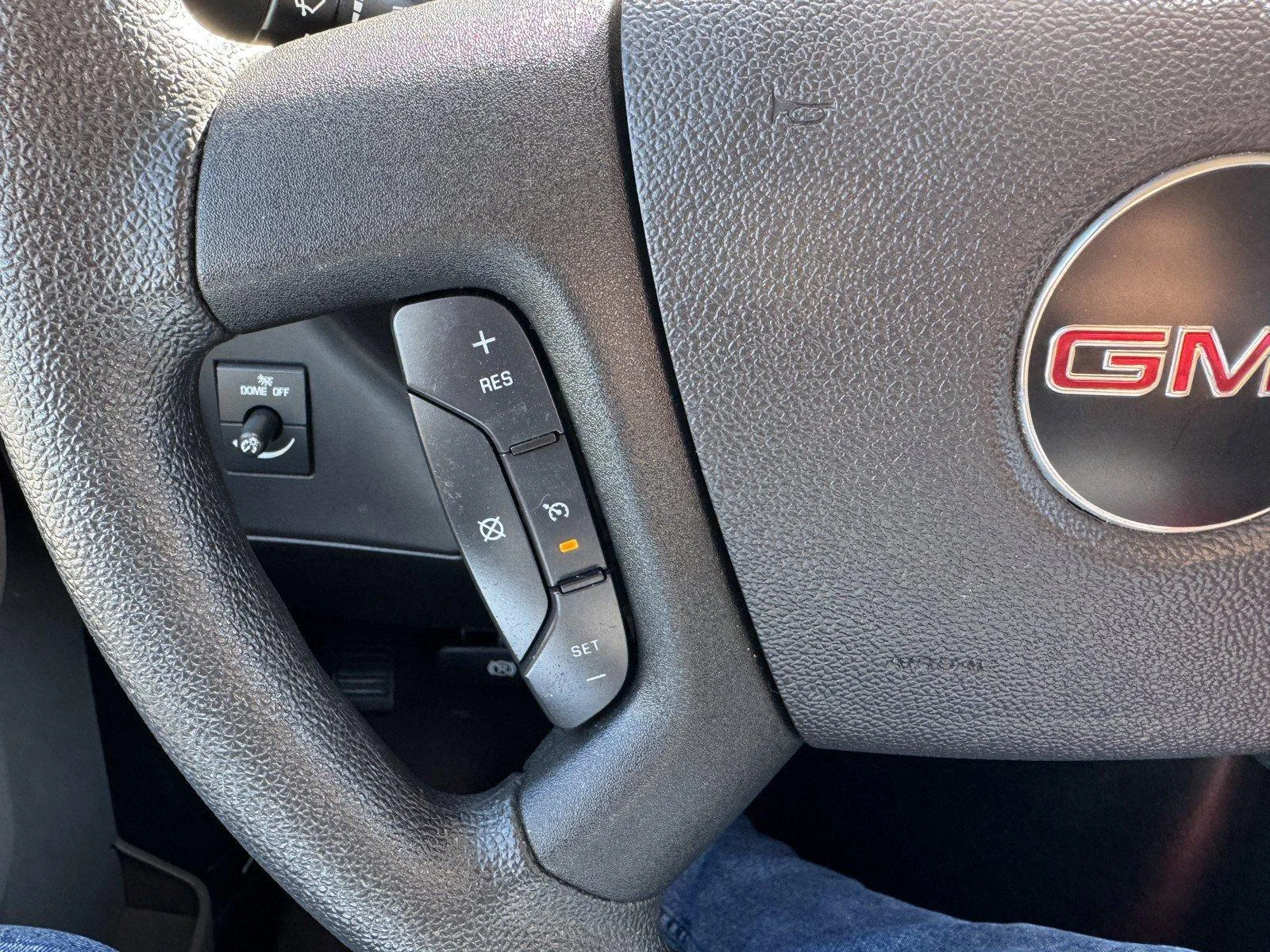 Used 2025 Summit White GMC Work Van image 25