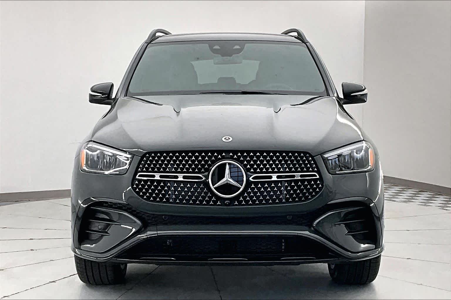 New 2026 MANUFAKTUR Silicon Grey Mercedes-Benz GLE 450 image 6