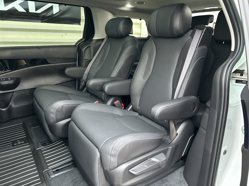 New 2026 Snow White Pearl Kia SX Prestige image 11