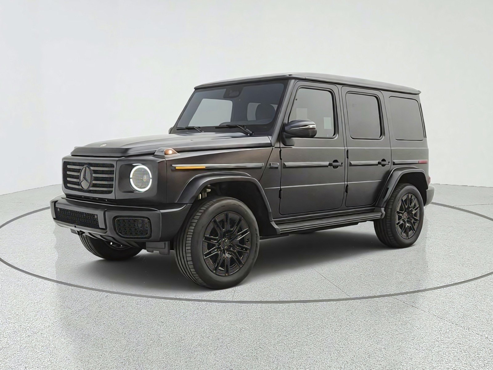 New 2027 MANUFAKTUR Night Black Magno Mercedes-Benz G 580e SUV image 22