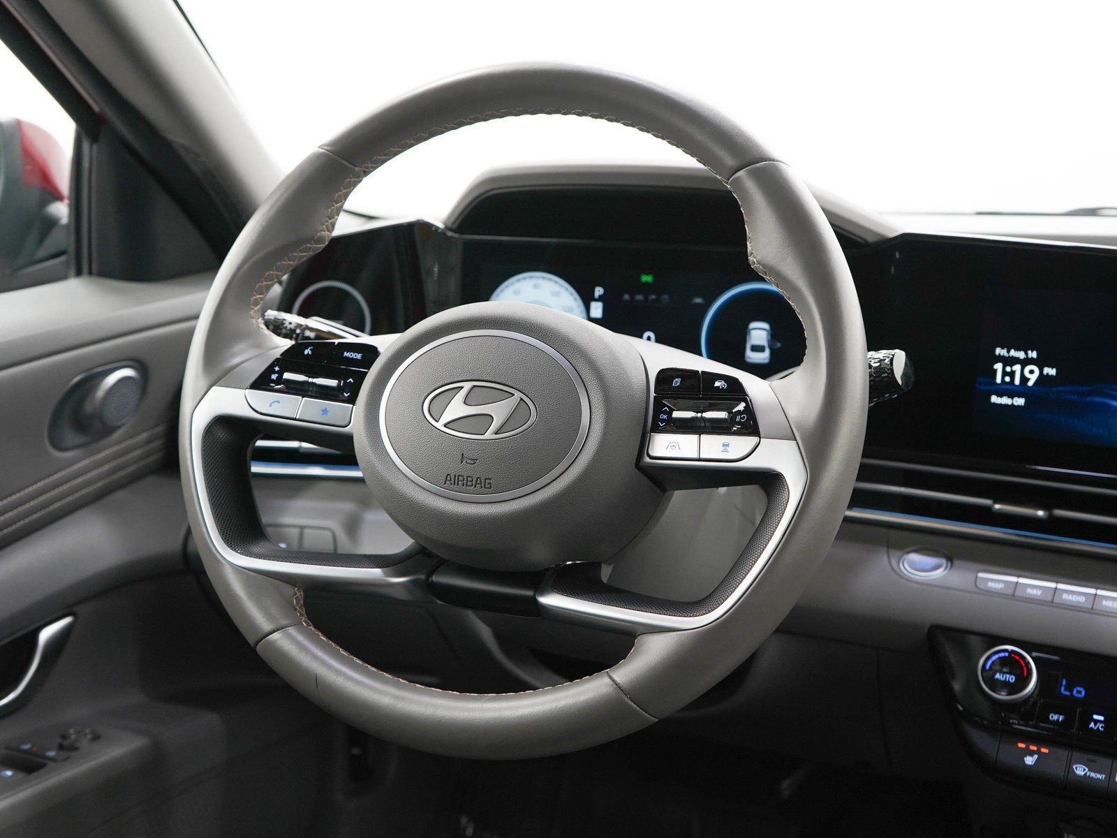Used 2025 Ultimate Red Hyundai SEL Convenience IVT image 15